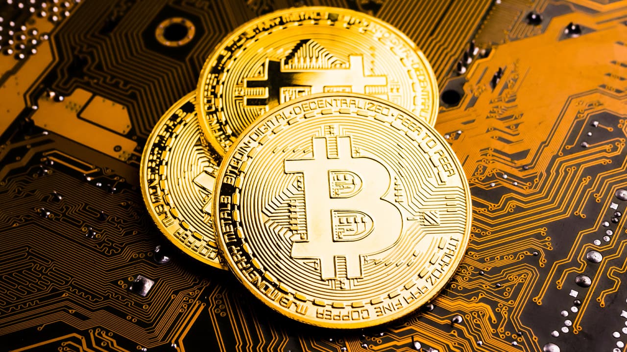 Bitcoin Hits $25,890, Peter Schiff Thinks BTC Price Rise Will Attract Regulators