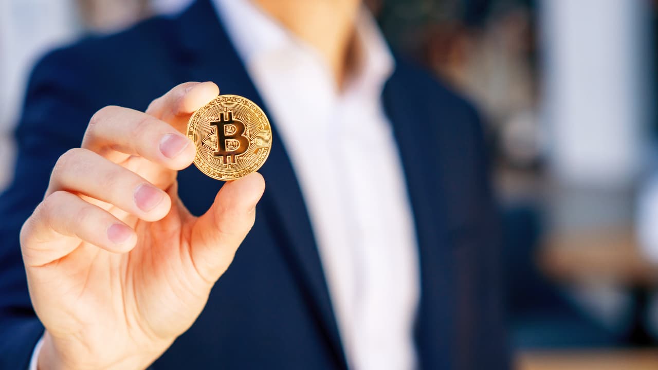 Bitcoin Will Eventually Be Transacted More Than Fiat Currency, Say 35% of Australians Surveyed