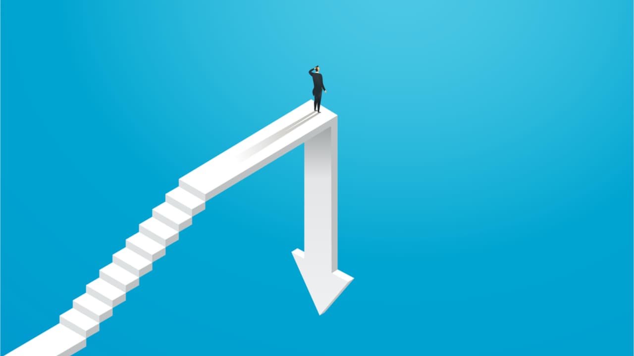 As the Stock Market Dives Report Shows 'US Households Now Have Record High Exposure to Stocks'