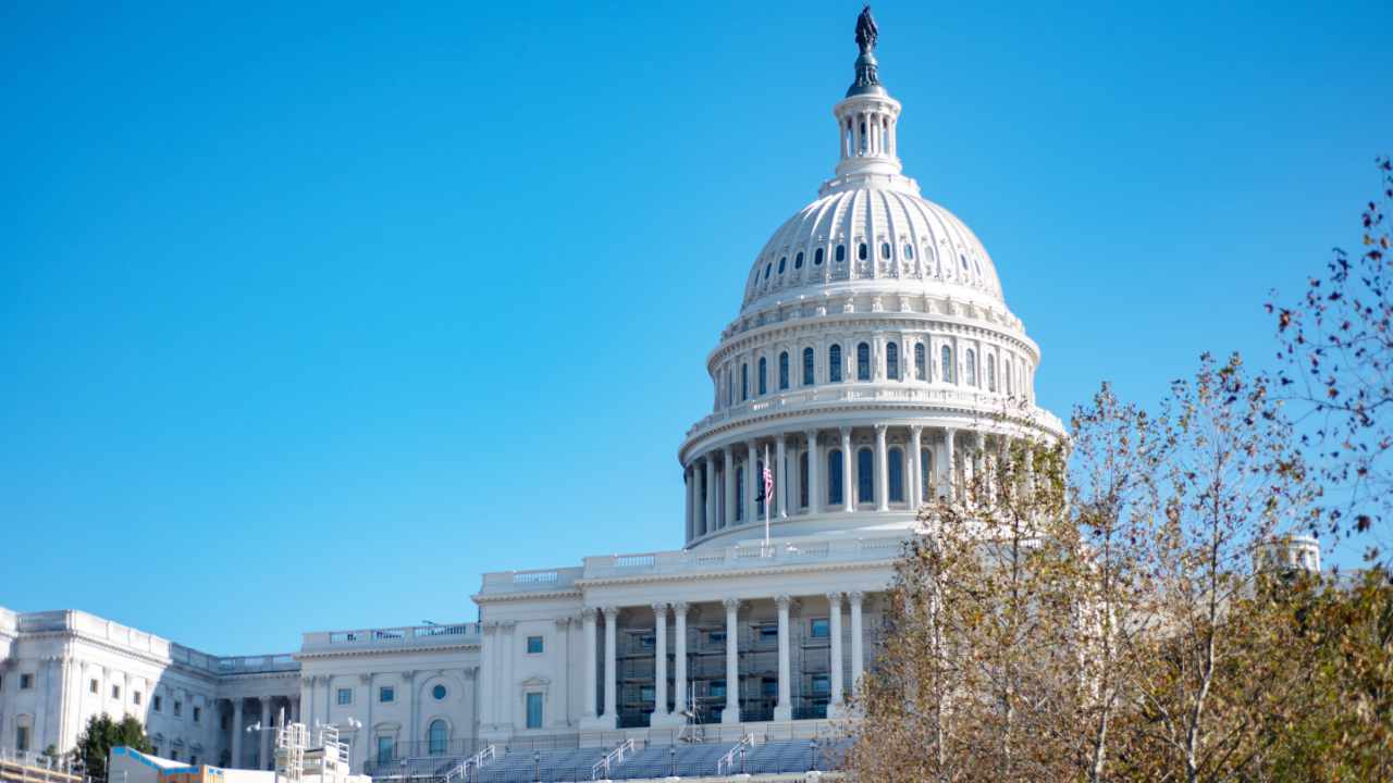 US Congressman to Federal Reserve Bank President: Most Crime Is Conducted With Cash You Print, Not Crypto