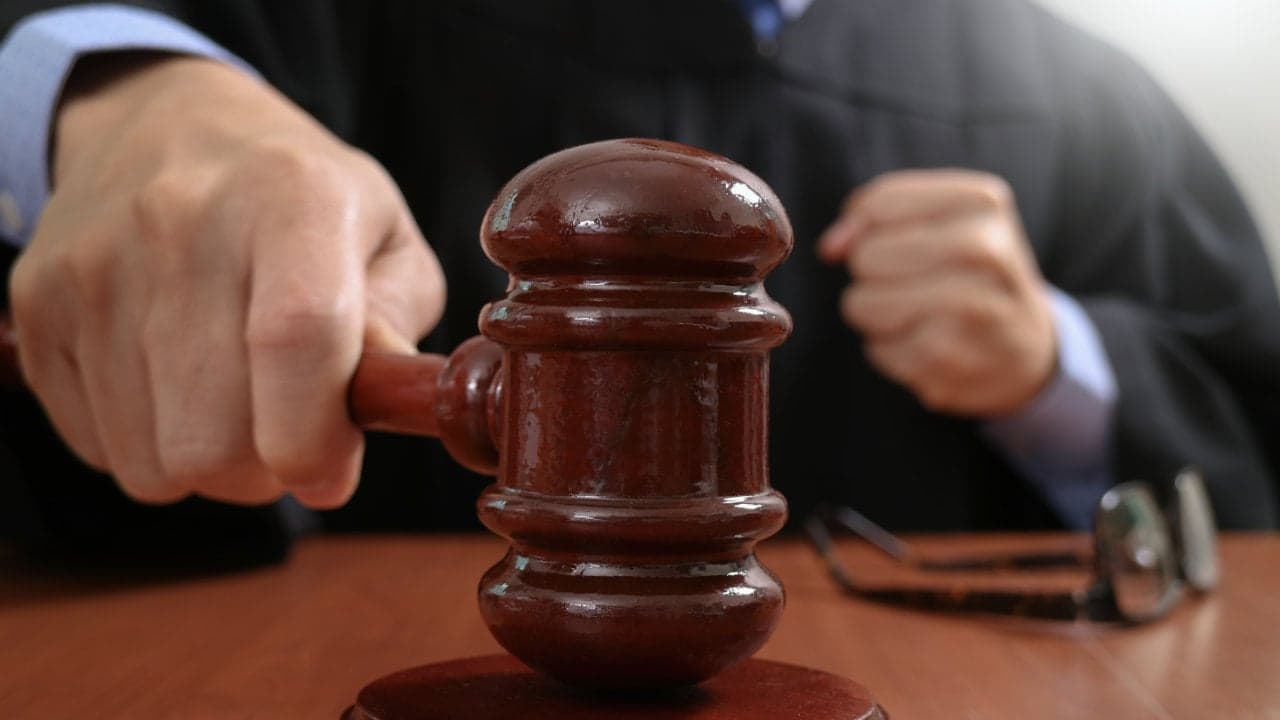 Founder of Coin Signals Funds Pleads Guilty in Crypto Scam — Faces up to 10 Years in Prison