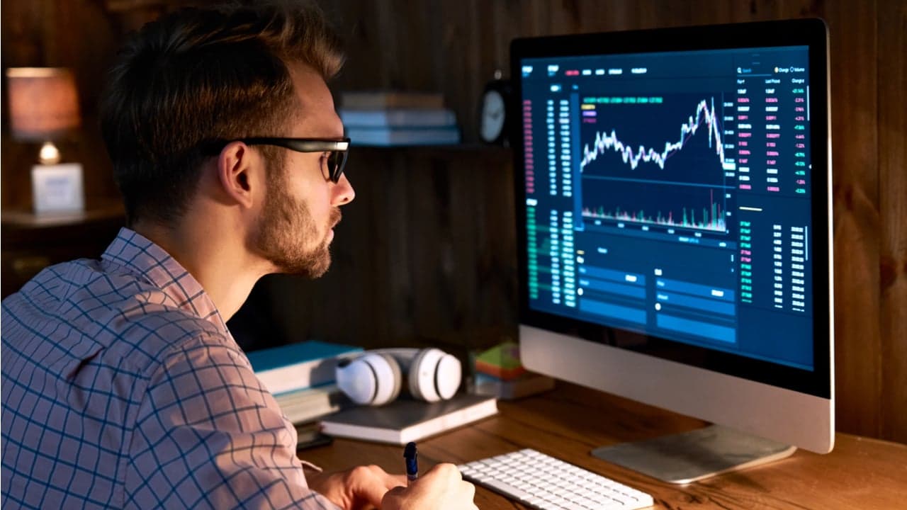 Alternative Investments Like Crypto Form Half of Russian Non-Qualified Investors’ Portfolios