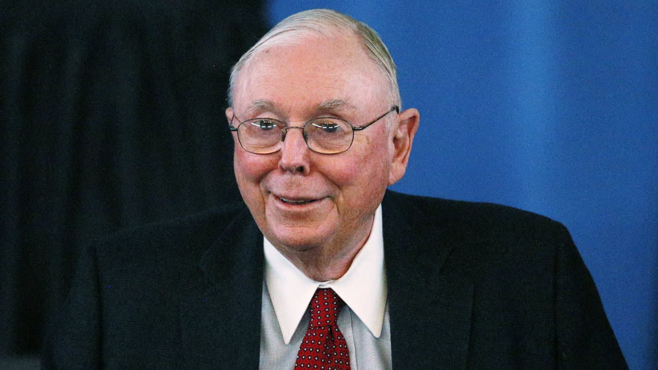Berkshire Hathaway's Charlie Munger Says Government Should Ban Bitcoin — Calls Crypto 'Venereal Disease'