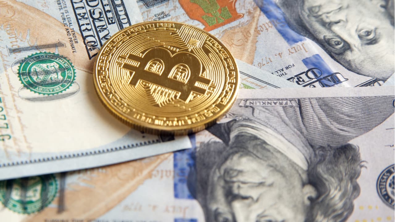 Bitcoin, Ethereum Technical Analysis: BTC Surges Above $30,000 to Start the Week