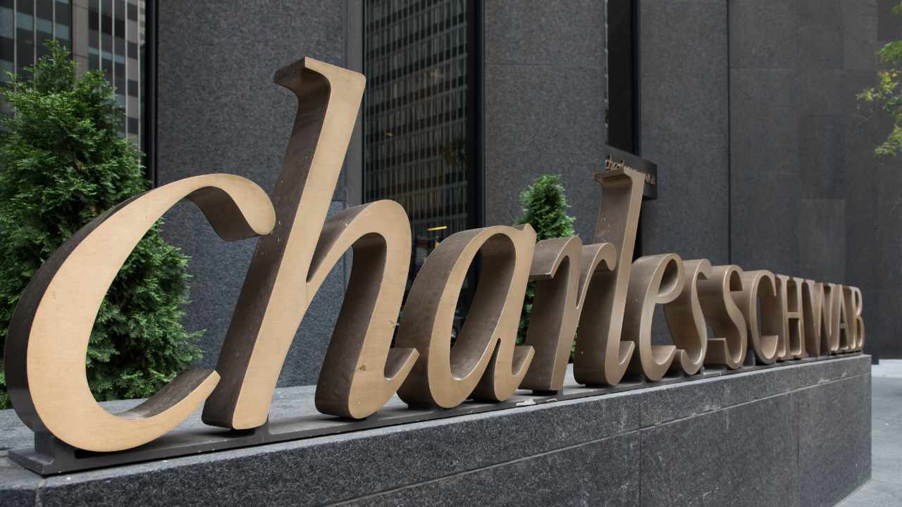 Charles Schwab's $655B Asset Management Arm to Start Trading Crypto-Related ETF This Week