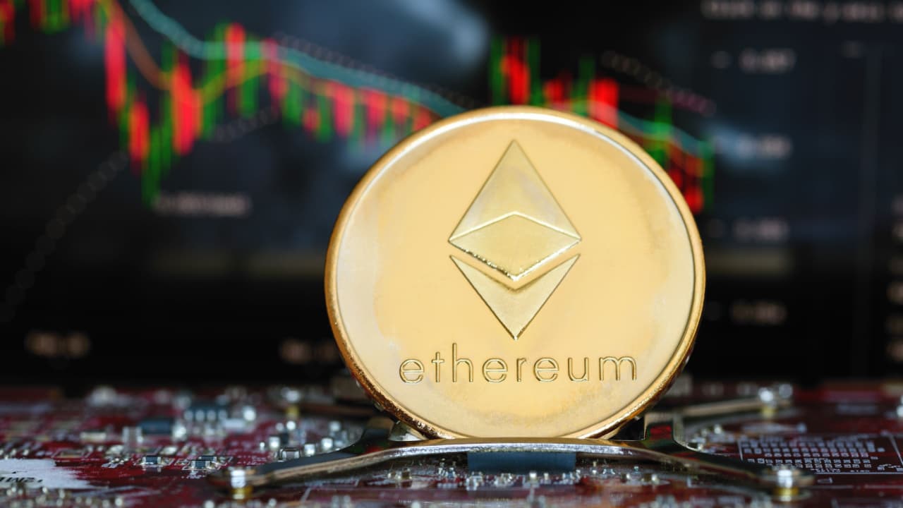 Bitcoin, Ethereum Technical Analysis: ETH Moves Towards $1,700, BTC Largely Unchanged