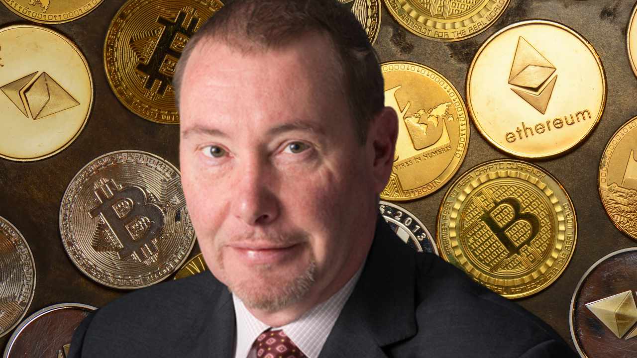 Billionaire Jeff Gundlach Discusses When to Buy Crypto — Warns of Deflation Risk