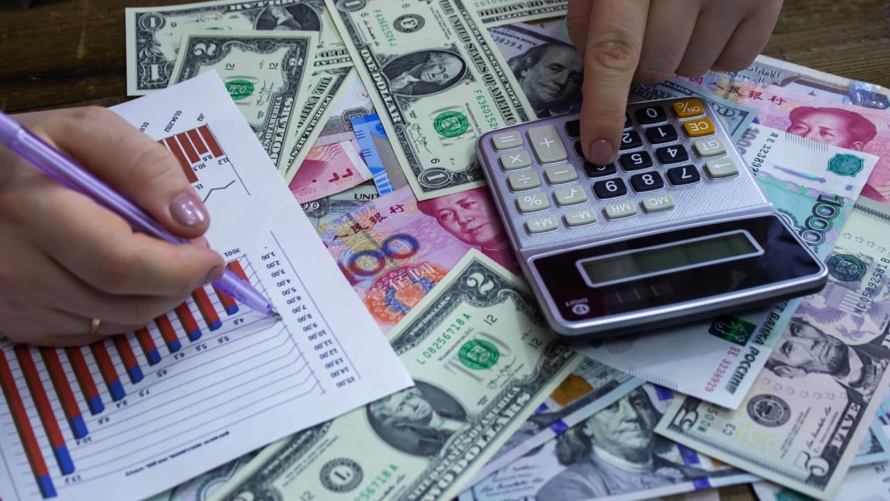 Yuan Taps New Low Versus US Dollar as Investors React to Endorsement of Chinese President's Third-Term Bid