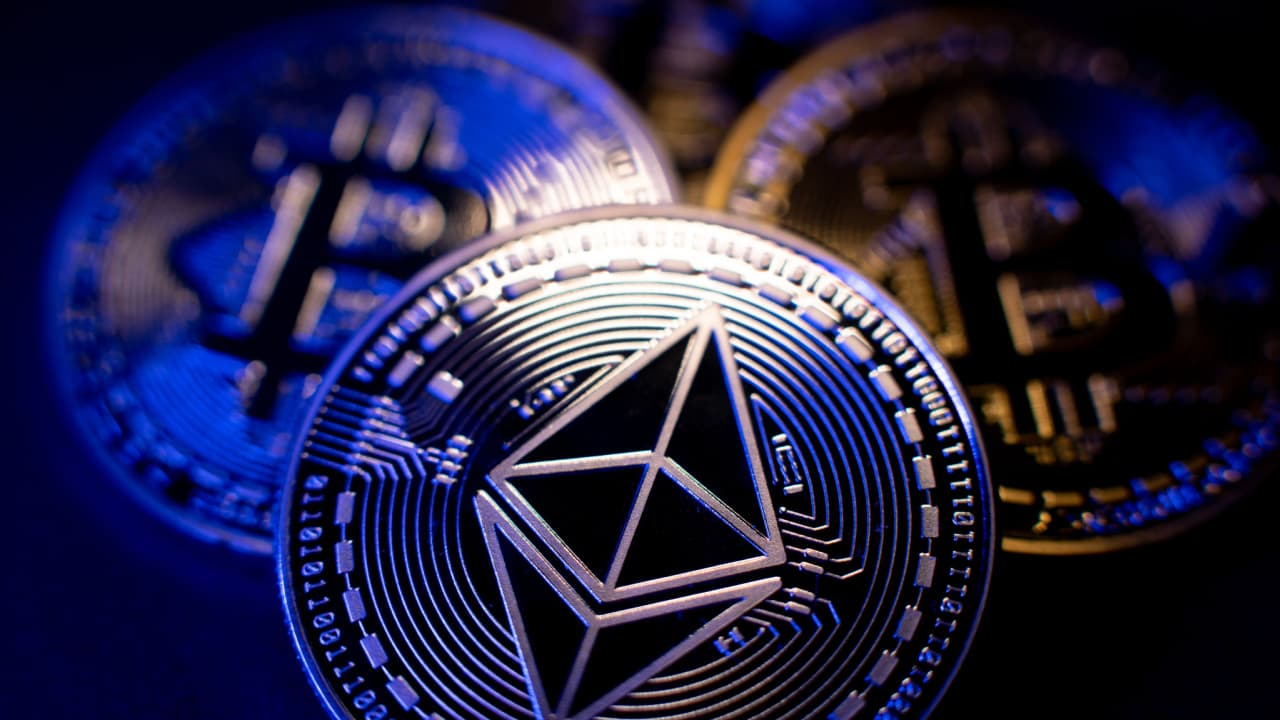 Bitcoin, Ethereum Technical Analysis: BTC, ETH Decline as USD Strengthens Following Retail Sales Data