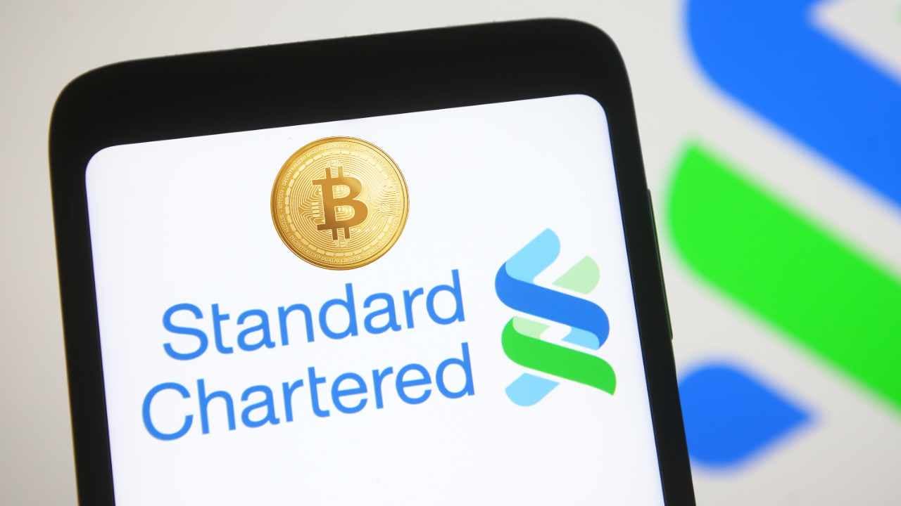 Standard Chartered Bank: Bitcoin Could Fall to $5,000 Next Year