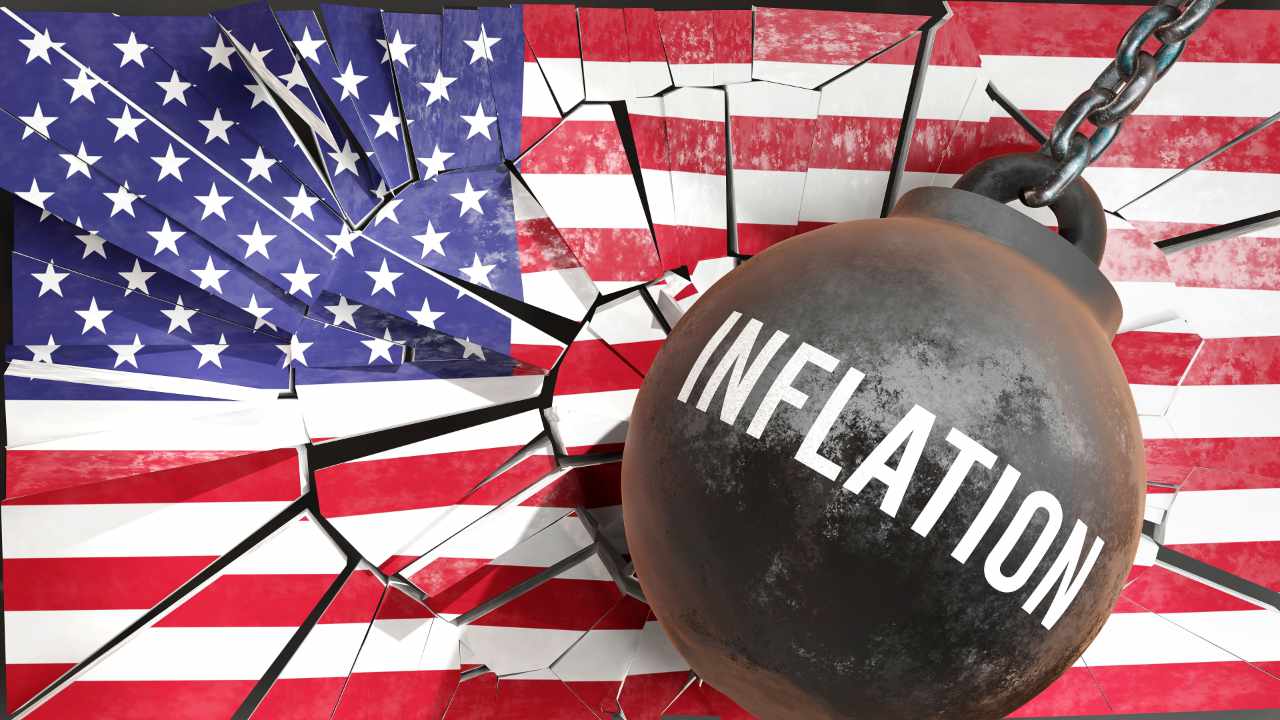 Economist Warns the Fed Can't Reach Inflation Target Without 'Crushing' US Economy