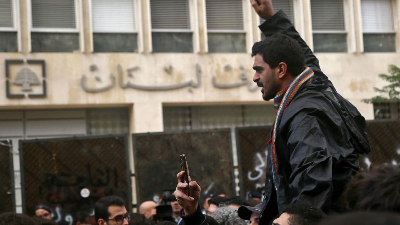 Lebanon Financial Crisis: Banks Torched After Pound Taps New Low Versus the US Dollar