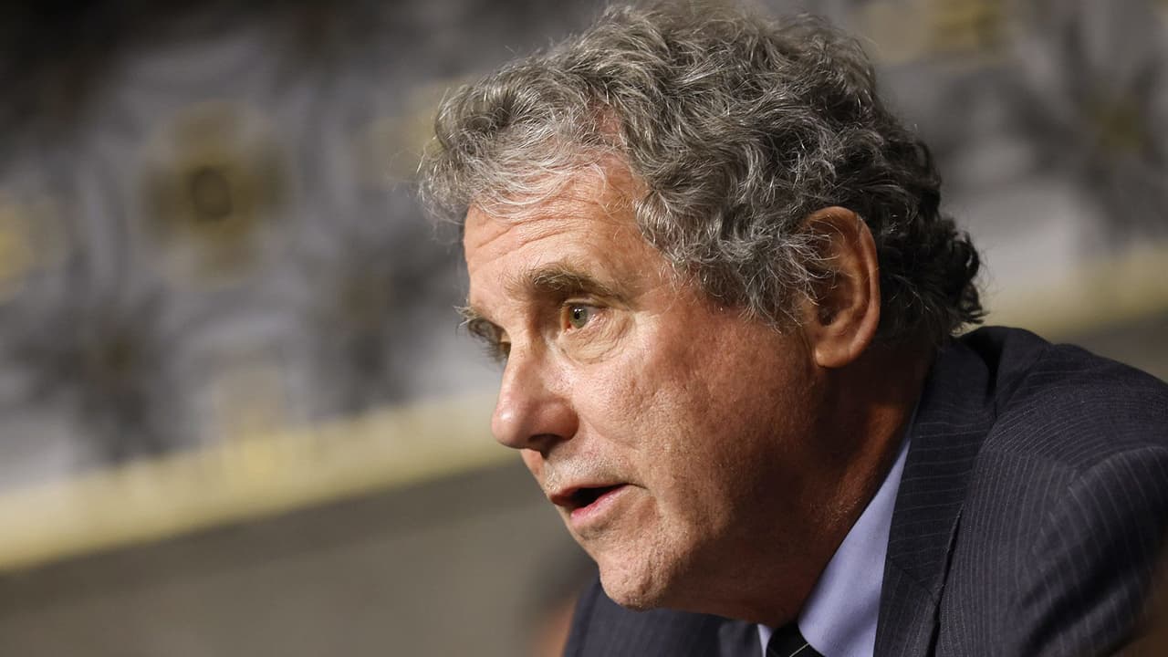 Senate Banking Committee Holds Hearing on Recent Bank Collapses, Calls for Tougher Regulations