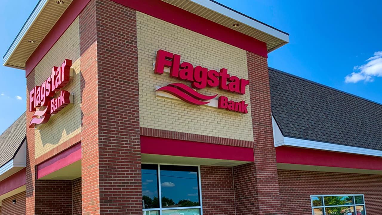 Flagstar Bank Acquires Signature Bank's Assets and Branches, Excluding Cryptocurrency Operations