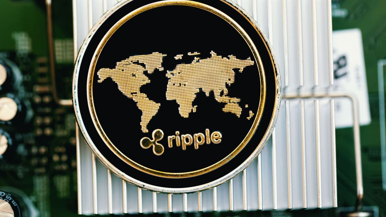 Biggest Movers: XRP Hits 2-Week High, SHIB Marginally Higher