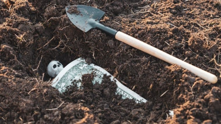 Mounting Trend of Challenges to USD Hegemony Reported: Saudi Arabia, BRICS; Ron Paul Weighs in on Potential Fall of Dollar as Reserve — Week in Review