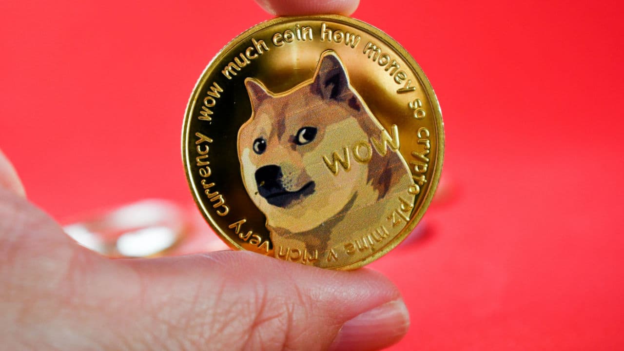 Biggest Movers: DOGE, SHIB Drop to Multi-Week Lows, Following Crypto Red Wave