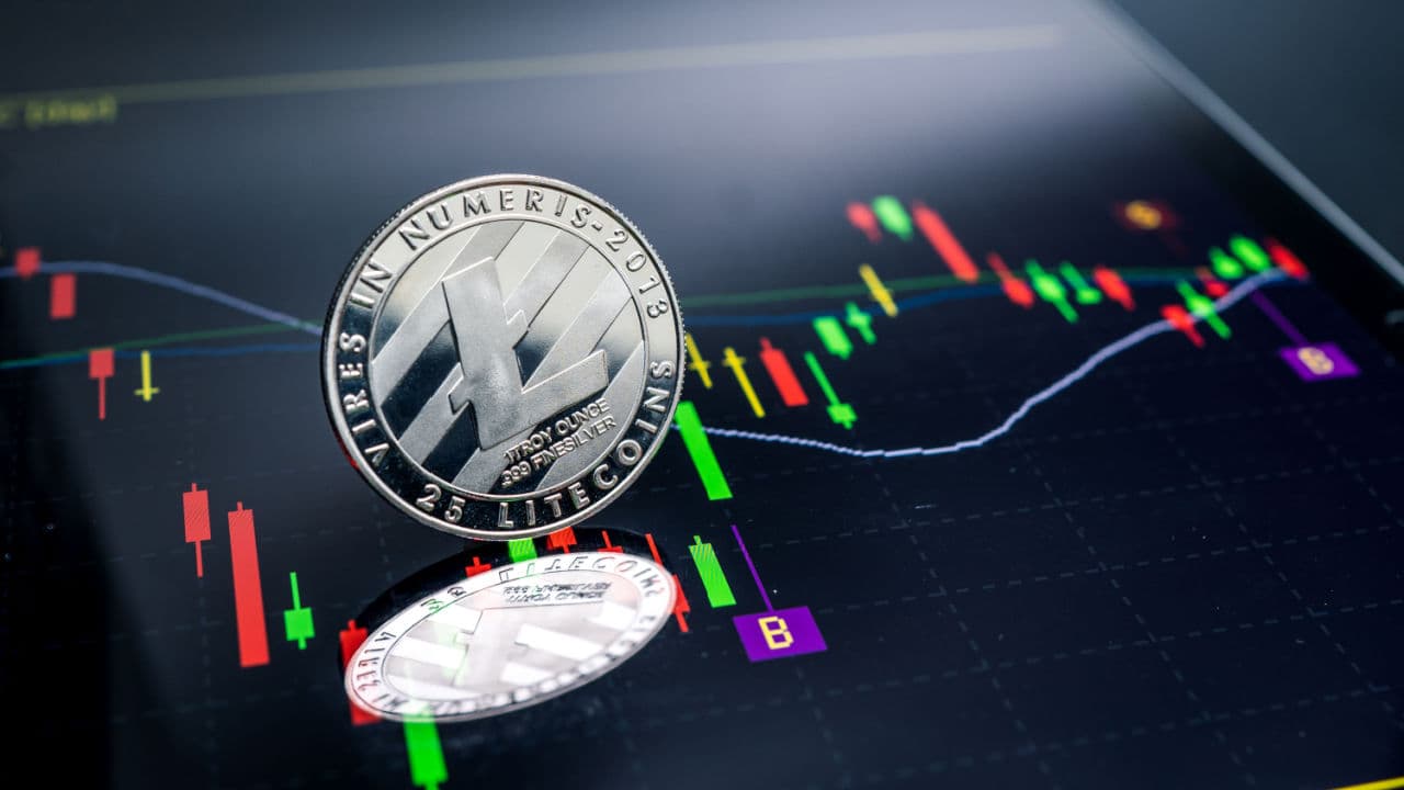 Biggest Movers: LTC, LINK Rebound on Monday, Despite Crypto Market Red Wave