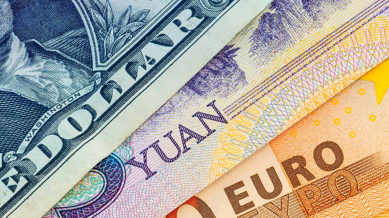 Economist Predicts Shift to Tripolar Reserve Currency World — Yuan, Euro to Disrupt US Dollar's Dominance
