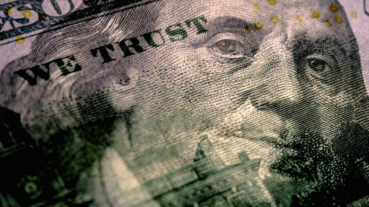 Strategists: US Dollar's Reserve Currency Status Eroding at 'Alarming Pace'
