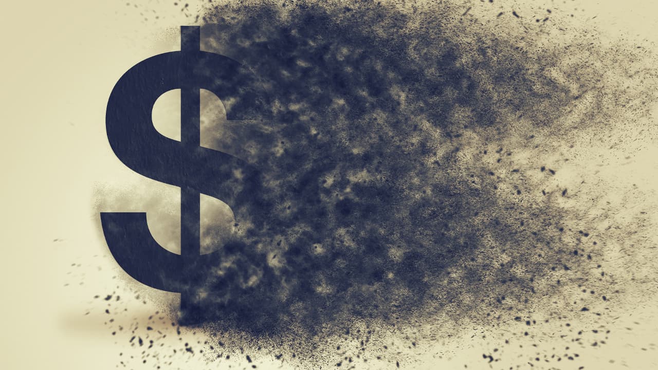 Expert Claims Proposed BRICS Common Currency Poised to Undermine US Dollar Dominance