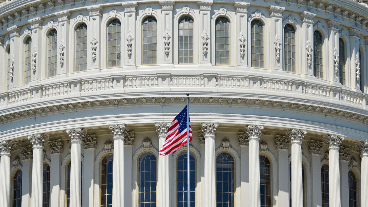 US Senators Reintroduce 'Accountability for Cryptocurrency in El Salvador (ACES) Act'