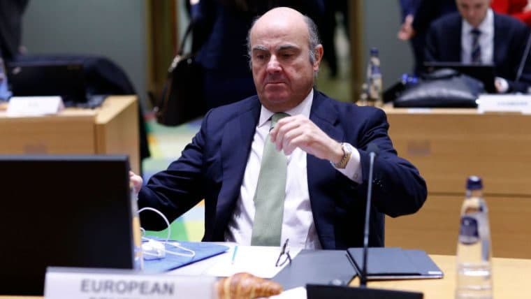 Banks Not Getting Anticipated Benefits From Rate Hikes, ECB Executive Admits