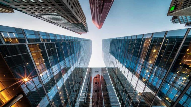 Crypto Exchange Backed by Fidelity, Schwab, Citadel Launches With Trading of 4 Cryptocurrencies