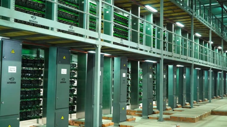 Russian Miners Mint Crypto Worth $700 Million a Year, Mining Bill Postponed