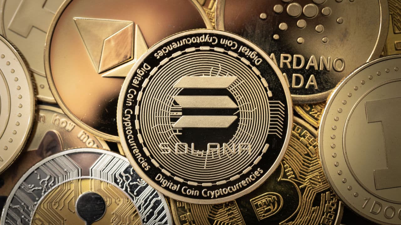 Biggest Movers: SOL Slightly Higher, as XRP Collides With Key Resistance Level