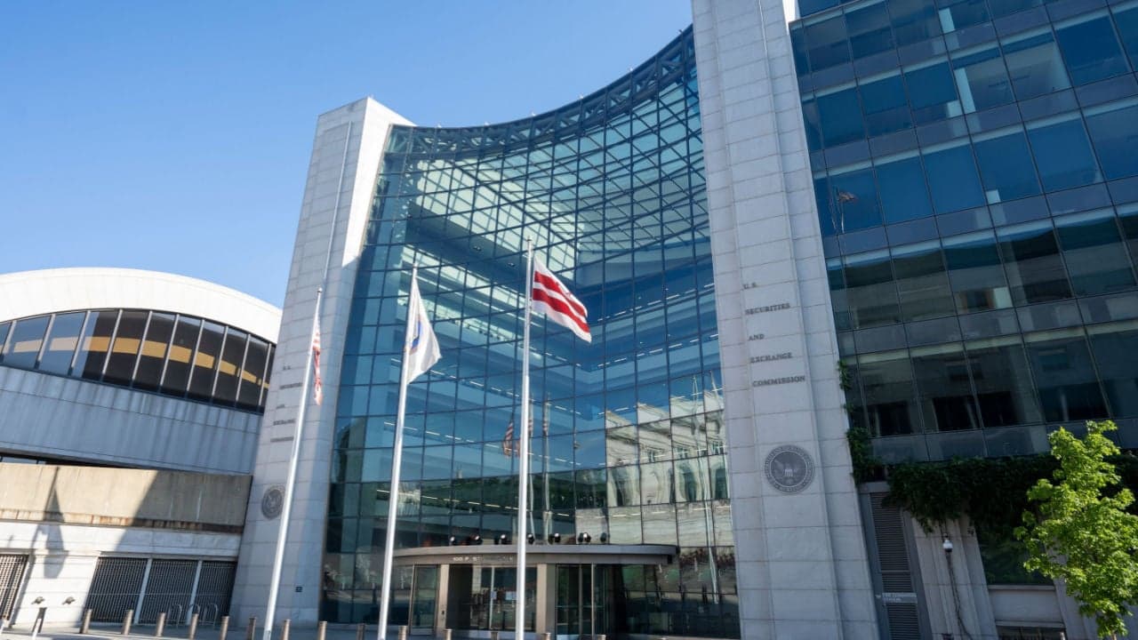 Cameron Winklevoss Criticizes SEC Regulatory Approach: 'Securities Laws Written in 1933 Don't Meet the Realities of the World Today'