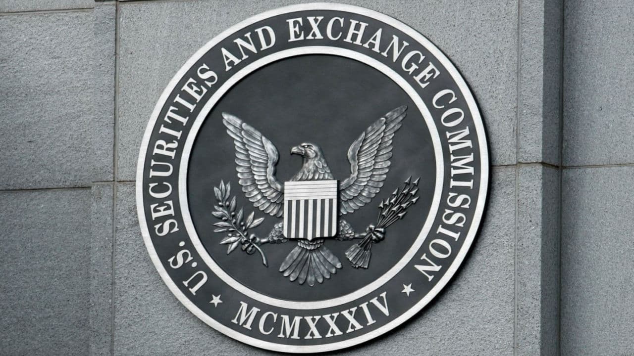 US Senator Cynthia Lummis Blasts SEC Actions Against Coinbase, Explains Crypto Industry Is Being Pushed Offshore