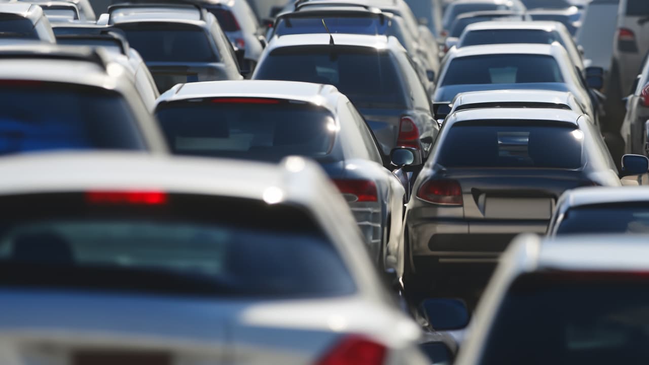 Bitcoin Fees Decrease, But Over 257,000 Pending Transactions Await Confirmation