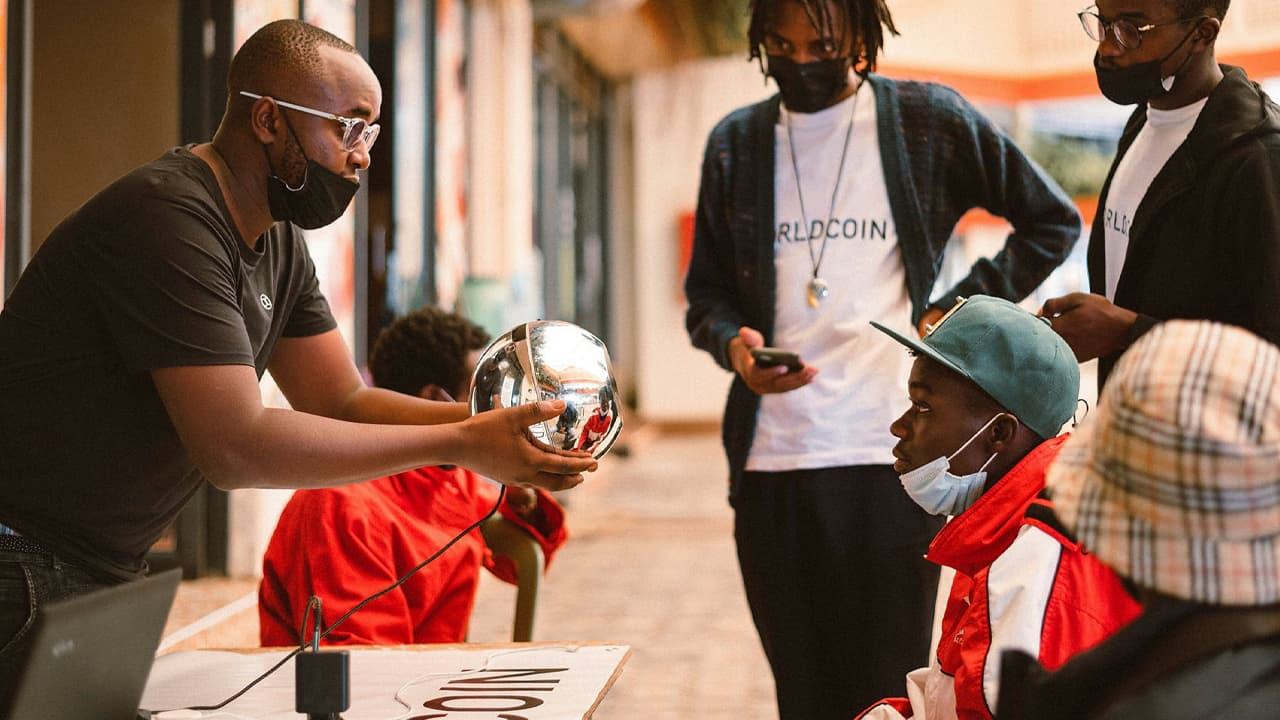 Kenyan Data Regulator Issues Warning as Residents Rush to Get Worldcoin's 'Free Money'