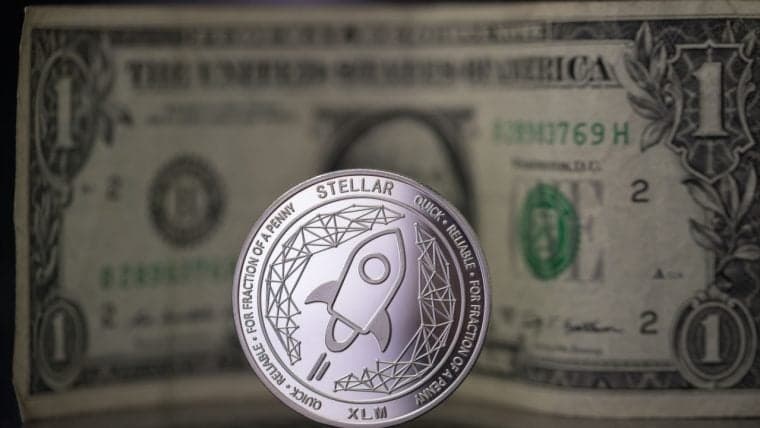 Biggest Movers: XLM, DOGE Rebound on Saturday, Following Recent Market Sell Off