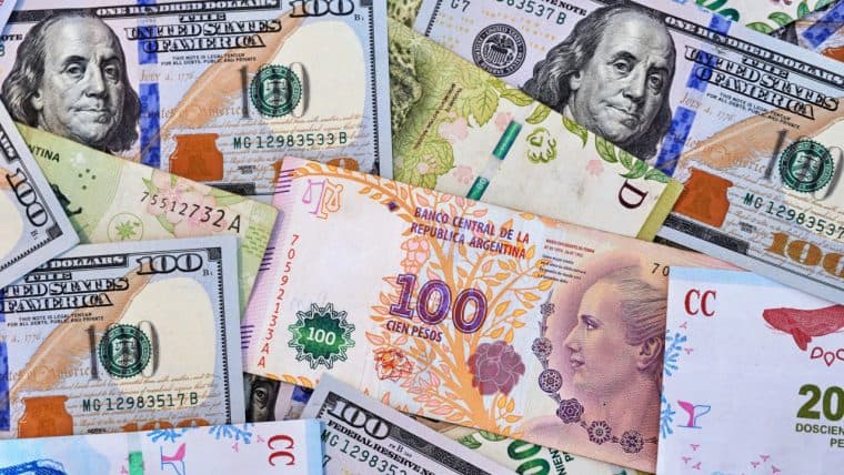 Argentines Flock to Stablecoins Amidst Record Devaluation Numbers