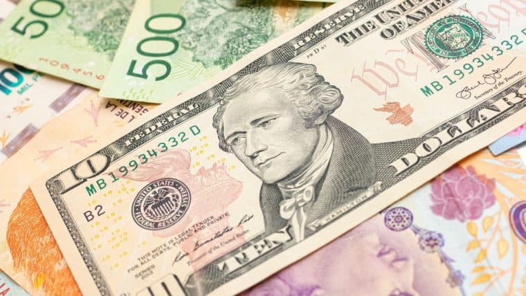 Libertarian Javier Milei Wins Argentine Primaries: Experts Weigh In on Dollarization as the Peso Fades