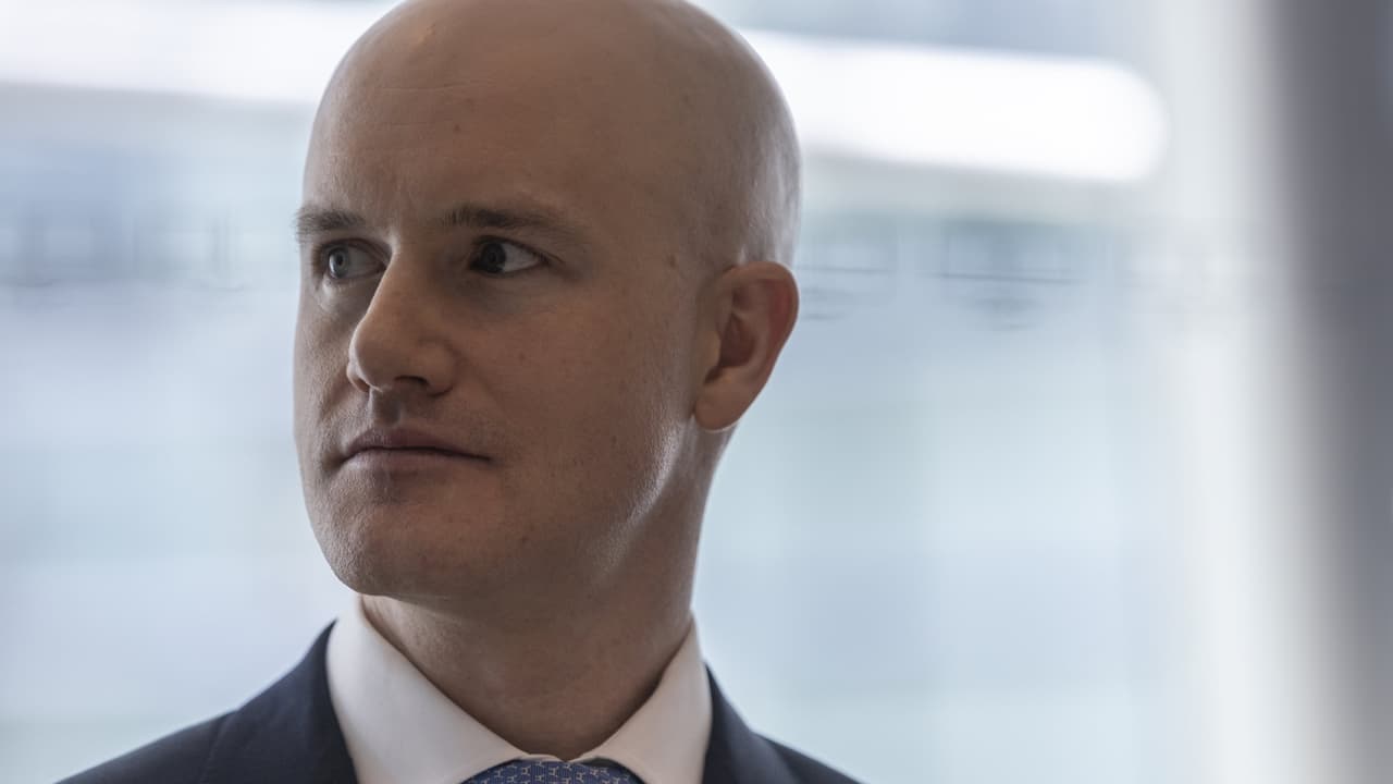 Coinbase wird von 'einer Million Token pro Woche' überwältigt, sagt der CEO.