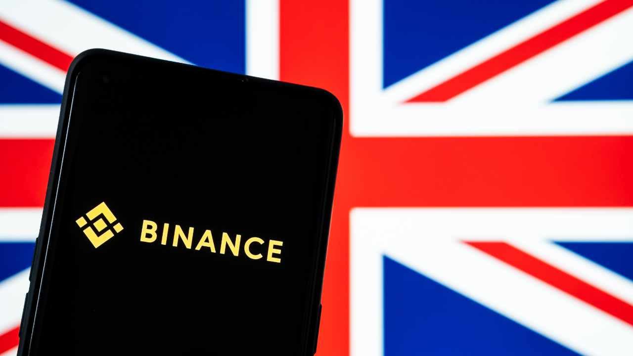 Binance Stops Accepting New Users in UK to Comply With Crypto Regulations