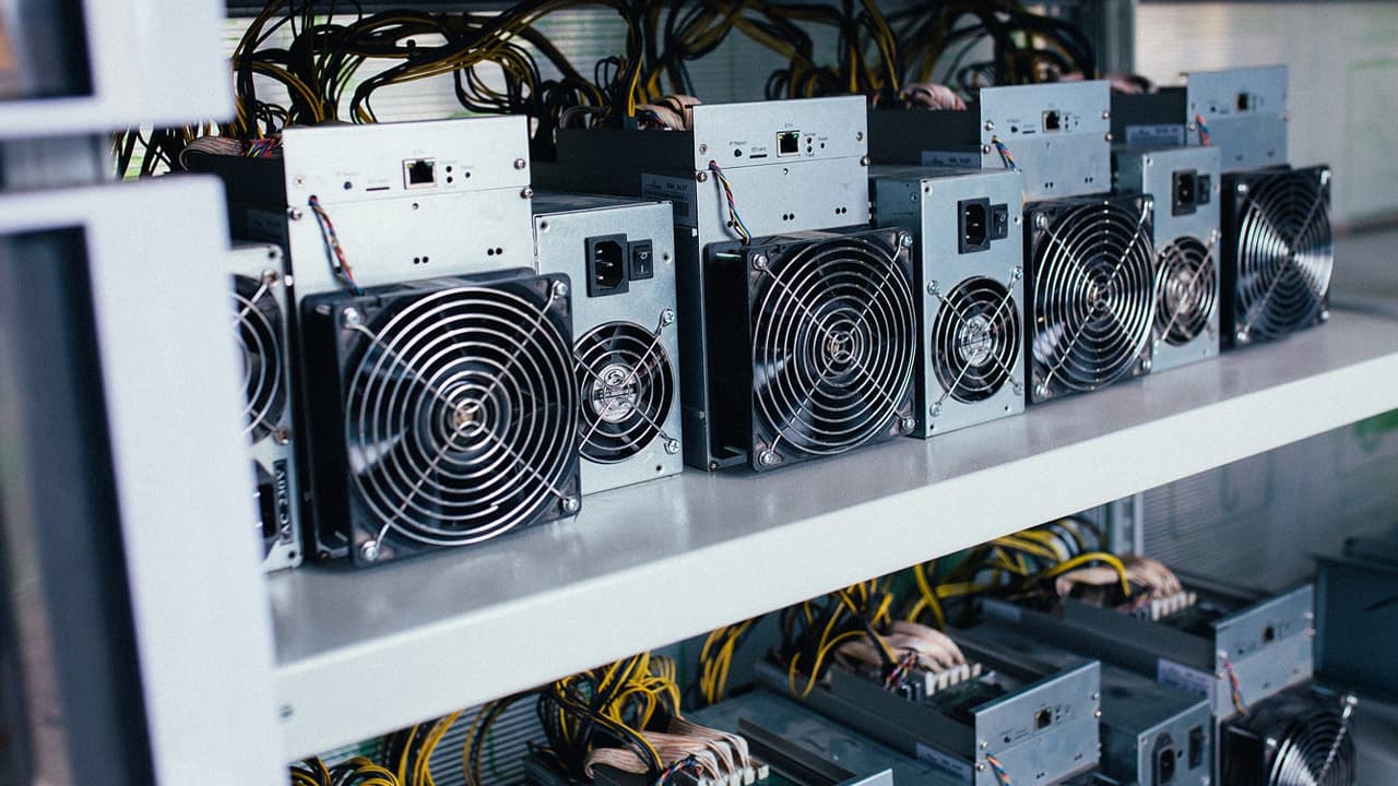 Bitcoin Miners Brace for 4th Consecutive Difficulty Rise Amidst Hashrate Surge