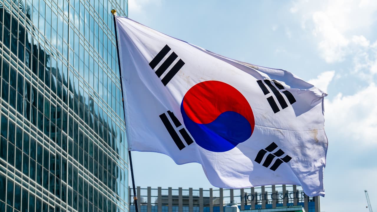 Bitcoin Skyrockets, Yet South Korea Experiences a ‘Kimchi Discount’ Instead of the Usual Premium