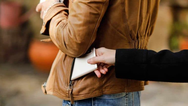 Mexican Billionaire Advocates Bitcoin for Wealth Protection — 'People Need to Realize They're Being Robbed'