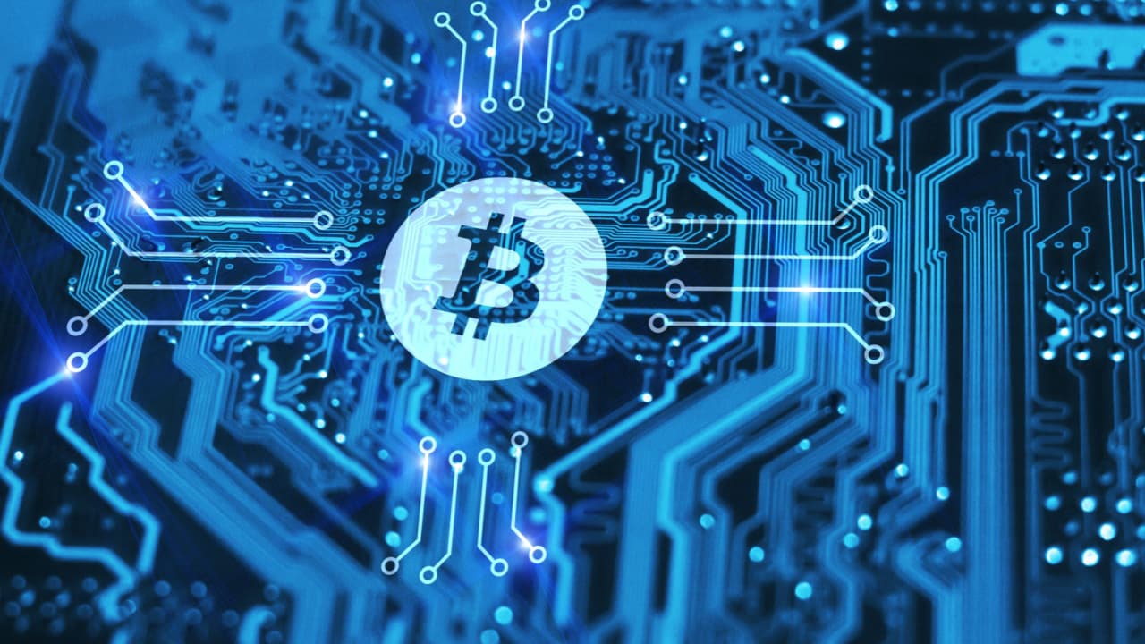 Biggest Movers: BCH, TRX Snap Losing Streak to Start the Weekend