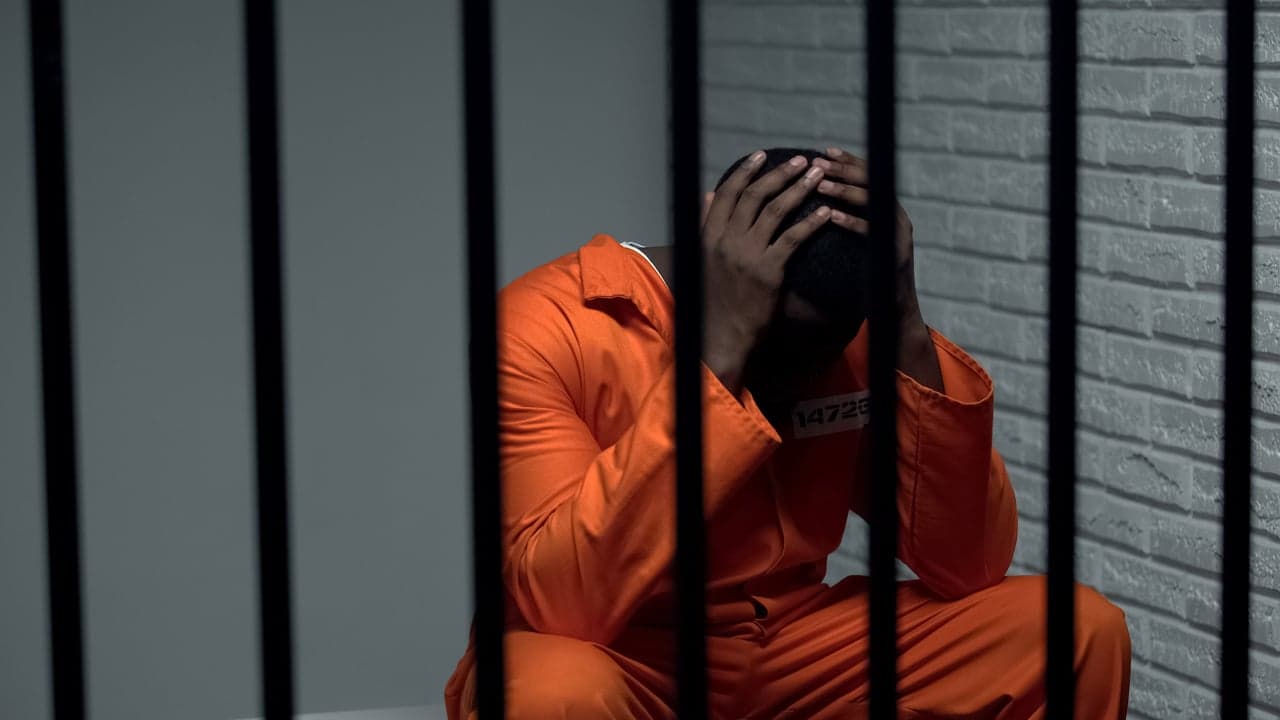 Captura la Policía de Nigeria a Político que Lavó Fondos Robados de un Intercambio de Criptomonedas