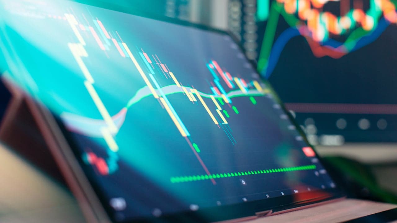 Mercado de Criptomonedas: Fortunas Mixtas — BONK, TAO y KAS Ascienden mientras Varias Otras Criptos Se Estancan