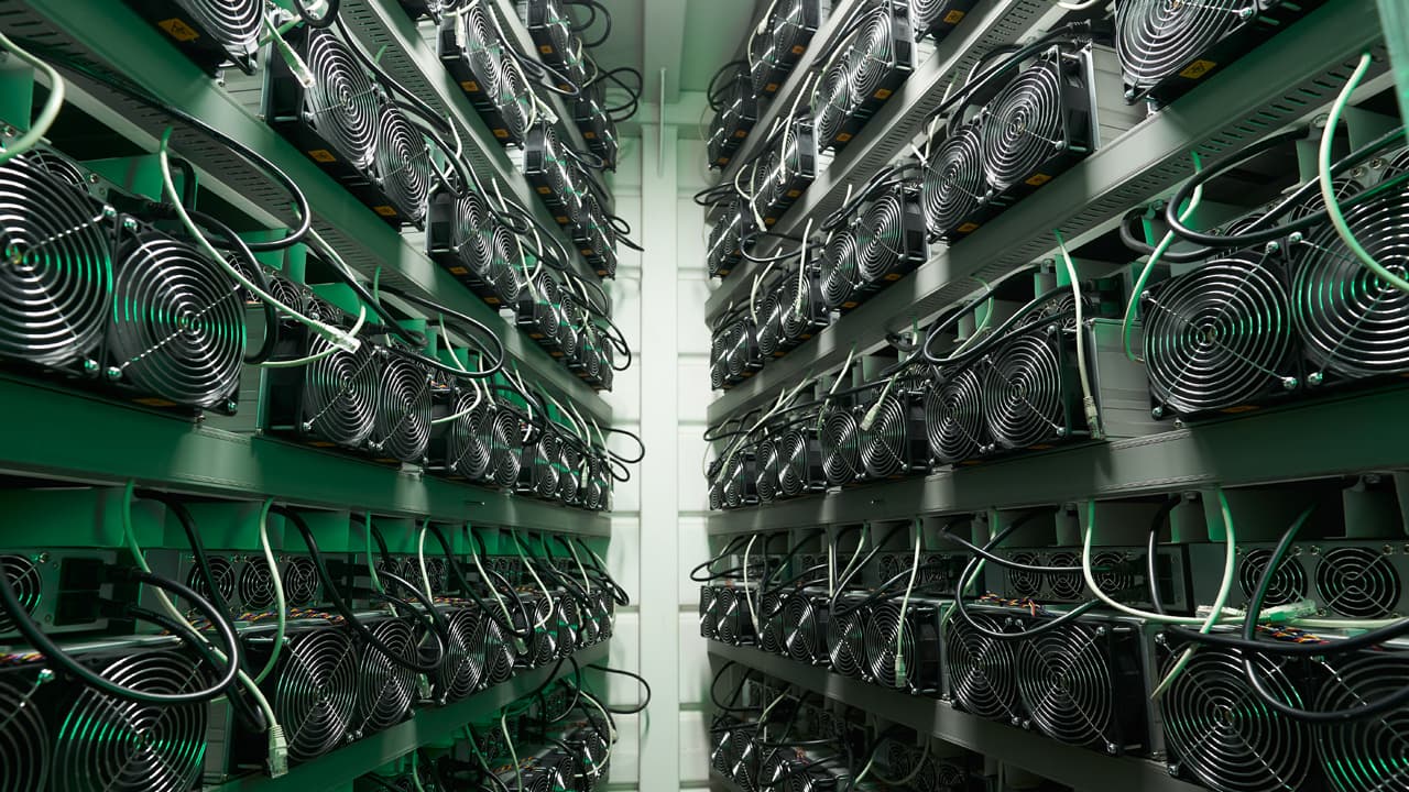 Critics Alarmed as 2 Major Mining Pools Dominate Over 50% of Bitcoin Hashrate