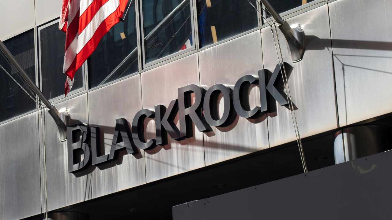 Blackrock se reúne con la SEC 4 veces para discutir la solicitud de ETF de Bitcoin al contado