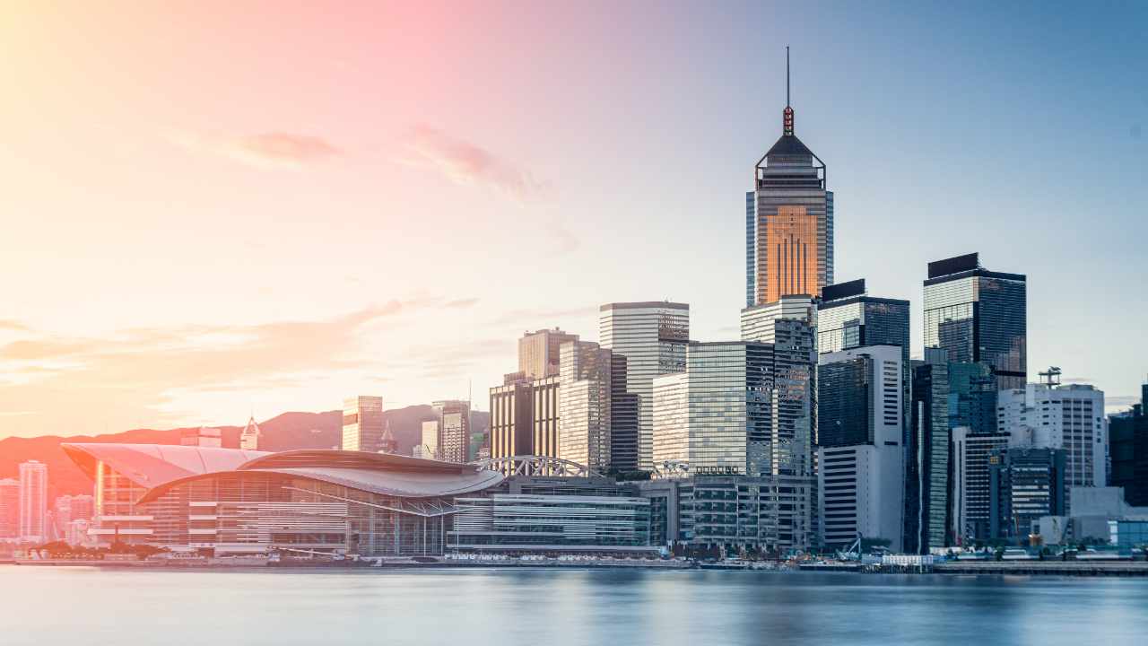 Regulador de Hong Kong se Prepara para Aprobar ETFs de Bitcoin al Contado en Especie