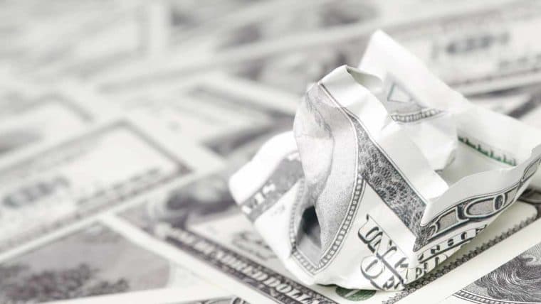 Peter Schiff dice que una 'Gran Sorpresa' espera en 2024 — Advierte de un colapso, recesión, alta inflación volviendo con venganza