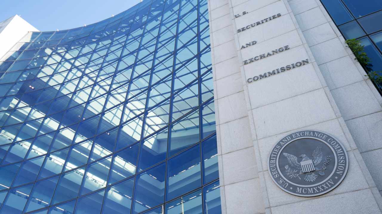 SEC Meets With Blackrock, Fidelity, Franklin Templeton, and Grayscale to Discuss Their Spot Bitcoin ETF Applications